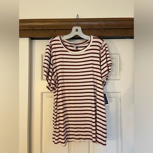 Women’s striped top (L) with ruffled short sleeves